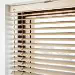 ستائر شرائح الألمنيوم الكلاسيكية – اوف وايت