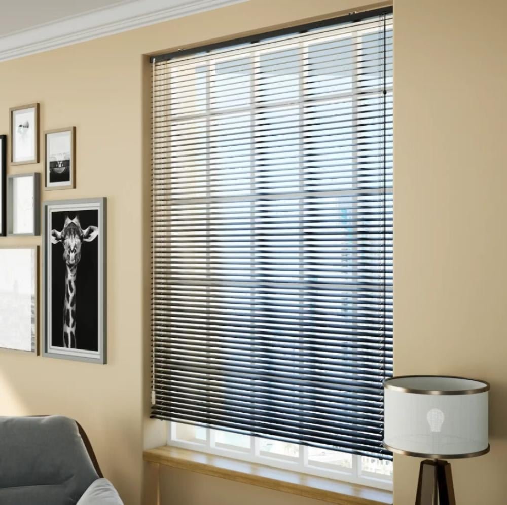 96096a1d-19ca-4494-a0c9-569e71564b63-1000x997.79249448124-oK1MW2mClSFCpTZqqmrOQ7MKTX6ilwKJioYUWcXv ستائر رول مقصمة لون اسود - الصورة 1