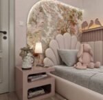 ⁦سرير لب مخمل بيج⁩ - الصورة ⁦2⁩