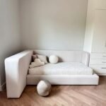 سرير نعاس مخمل بيج