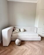 سرير نعاس مخمل بيج