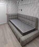 سرير ليون مخمل بيج