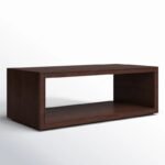 طاولة قهوة بسطح خشبي مع تصميم عصري فاخر