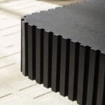 طاولة قهوة مربعة بسطح محفور تصميم MDF بتفاصيل زخرفية أنيقة