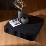 طاولة قهوة مربعة بسطح محفور تصميم MDF بتفاصيل زخرفية أنيقة