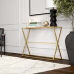 ⁦طاولة كونسول زجاج وقاعدة معدنية بتصميم هندسي⁩ - الصورة ⁦3⁩